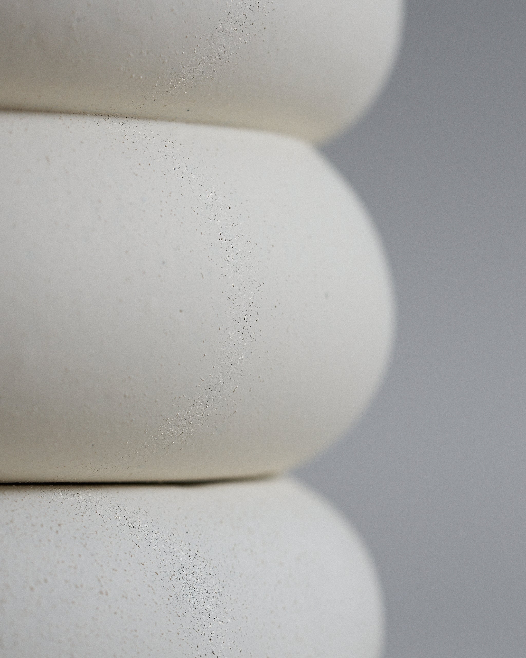 ChalkWhiteMeyerPlanterPot_Closeup03_28