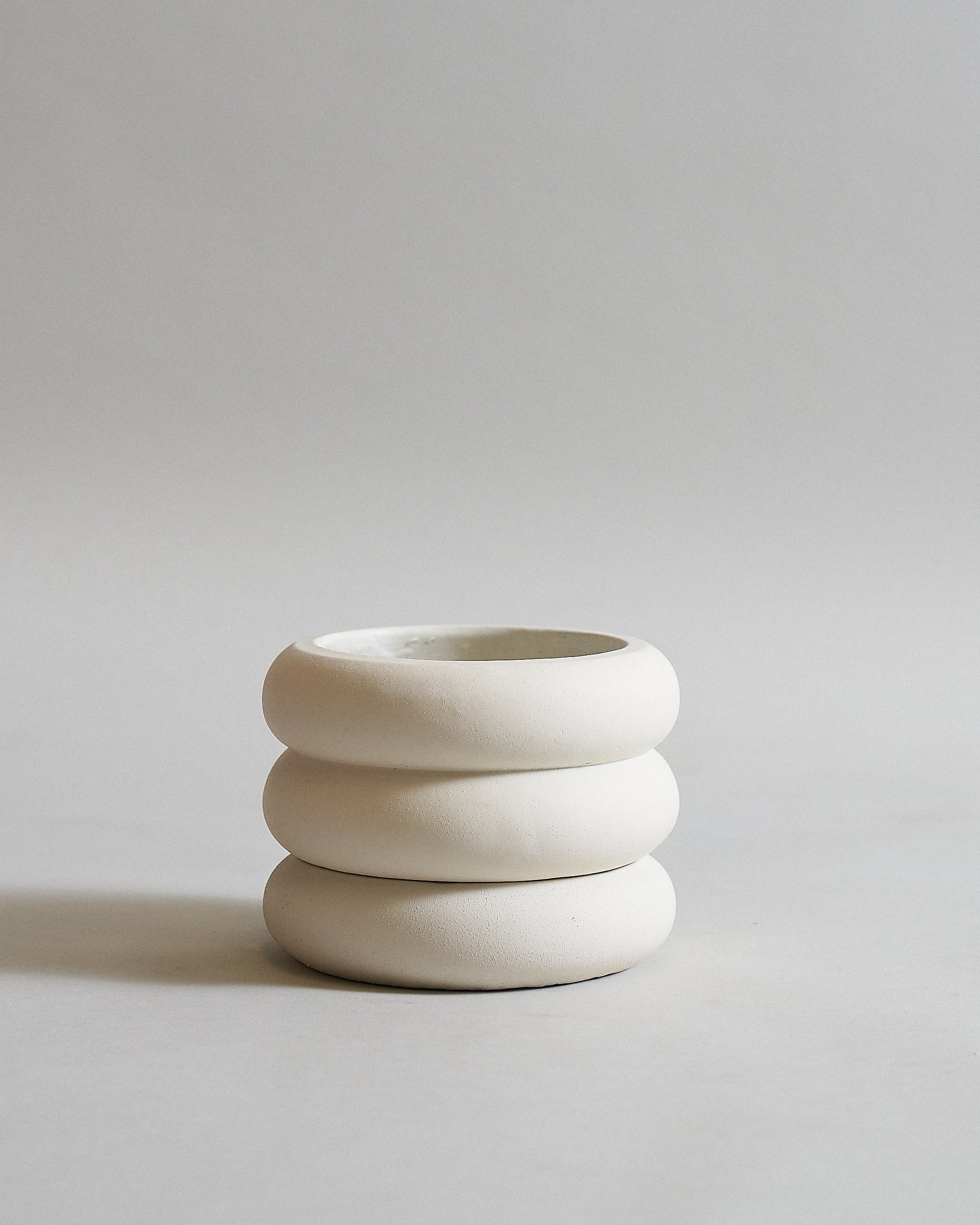 ChalkWhiteMeyerPlanterPot_Single_09