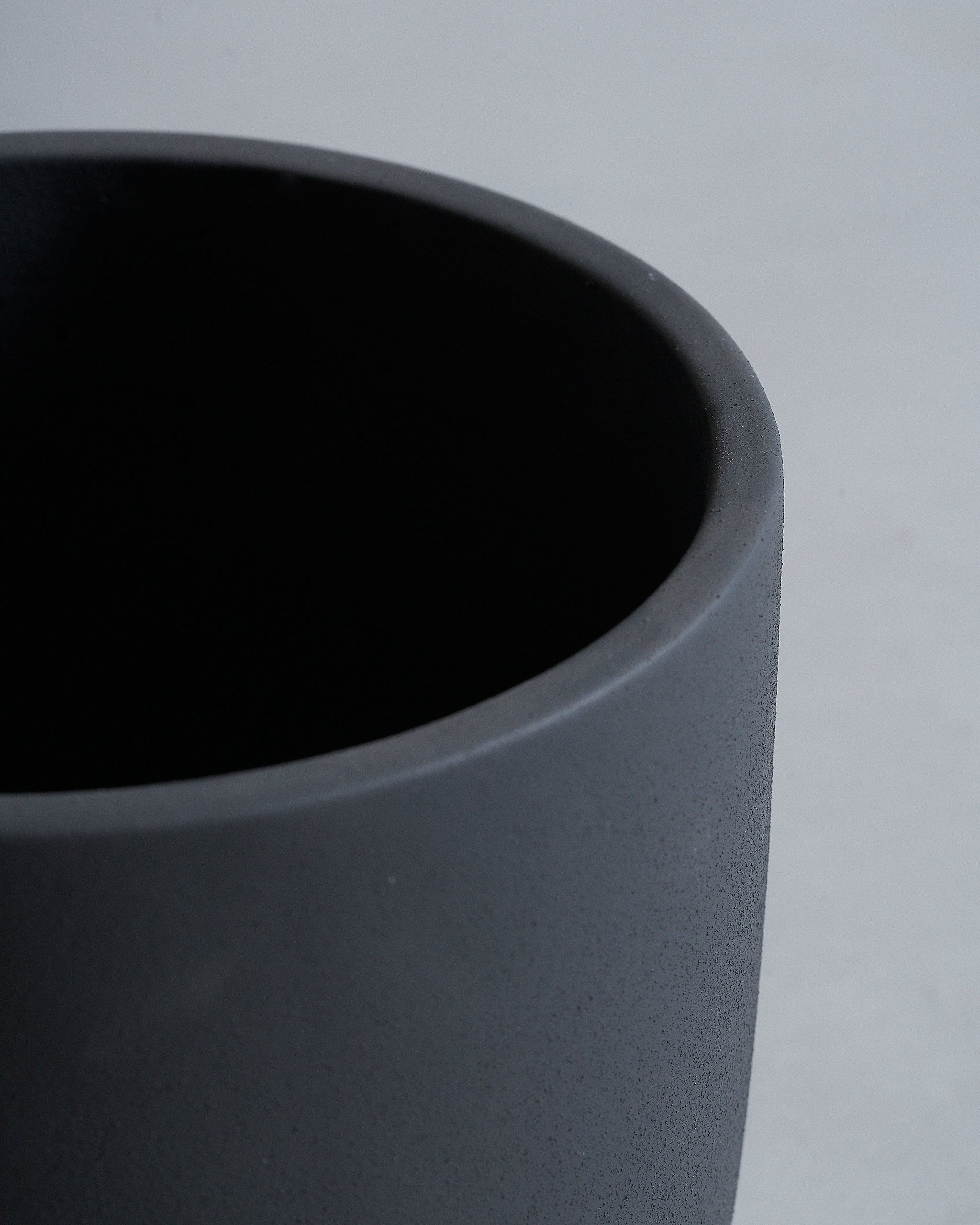 EmberRounderPlanterPot_Closeup01