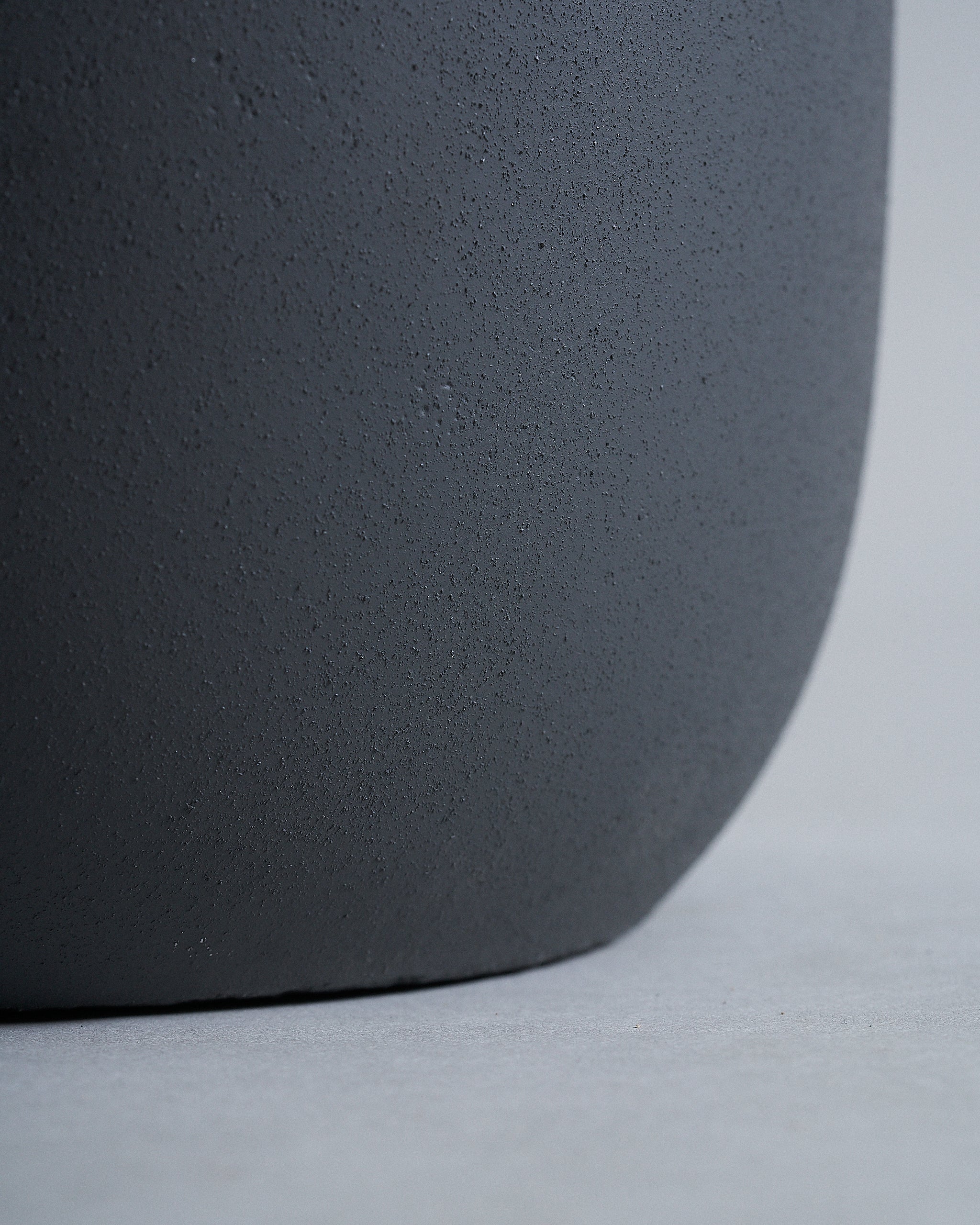 EmberRounderPlanterPot_Closeup02