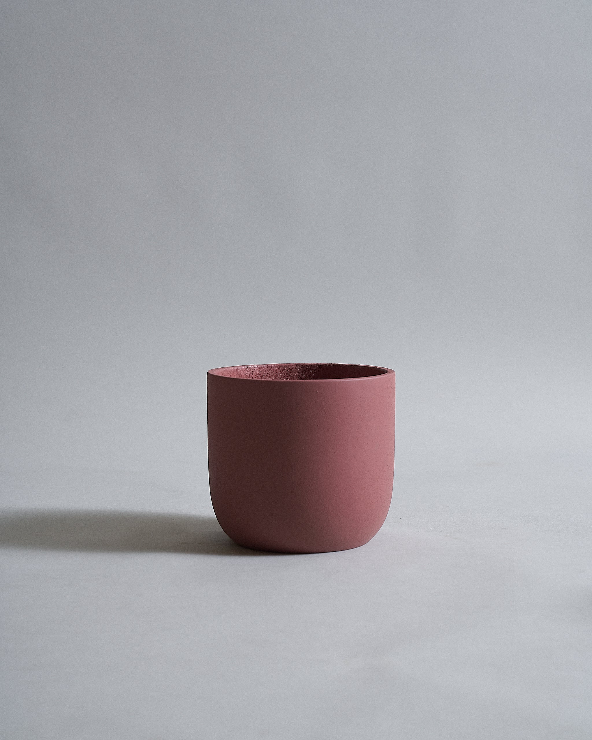 OldRedRounderPlanterPot_Single