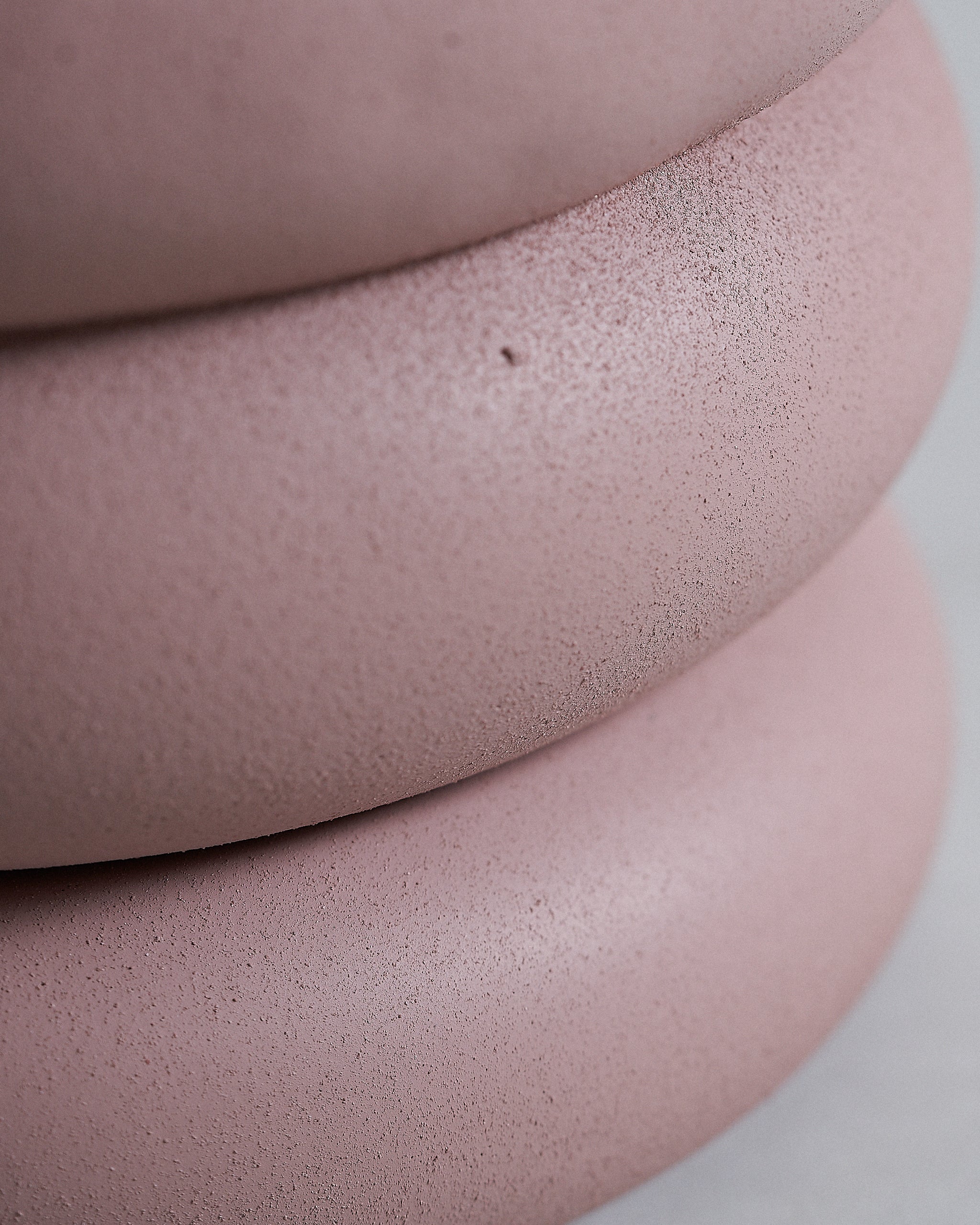 RosePinkMeyerPlanterPot_Closeup02_24